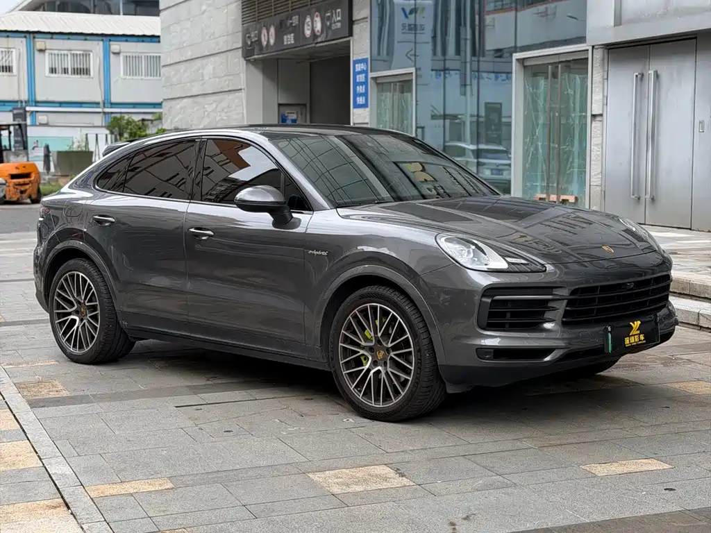 Porsche Cayenne New Energy 2021 — фото 1