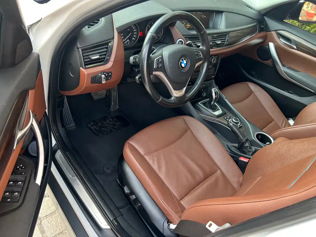 BMW X1 2015 — фото 11