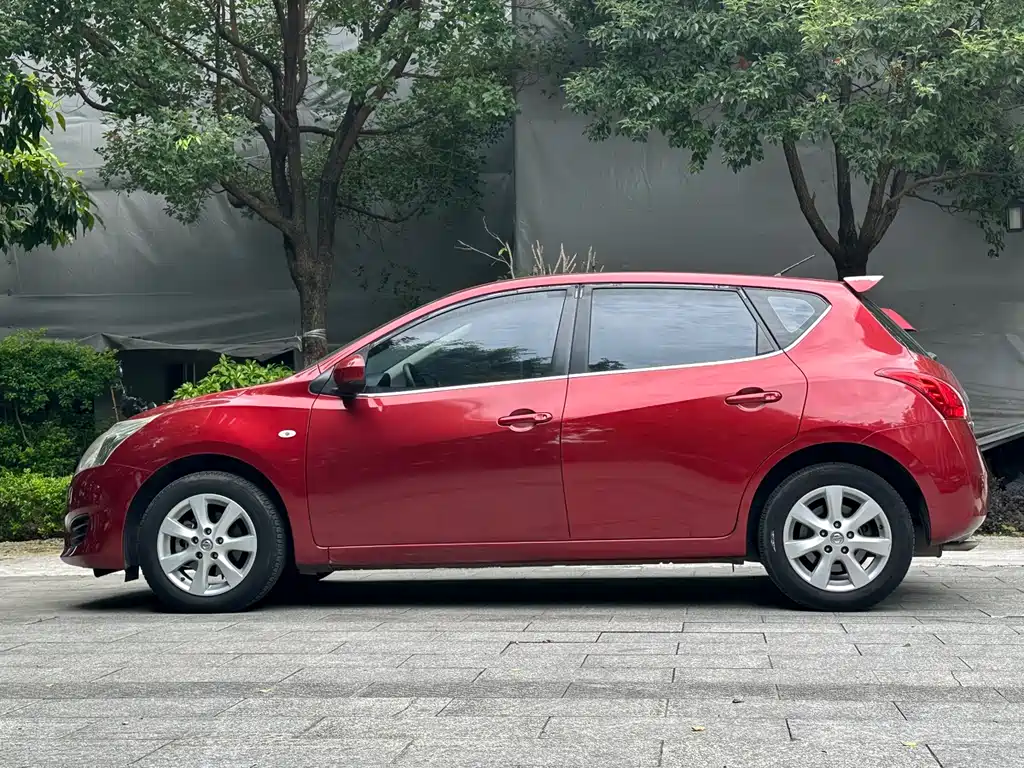 Nissan Tiida 2015 — фото 4