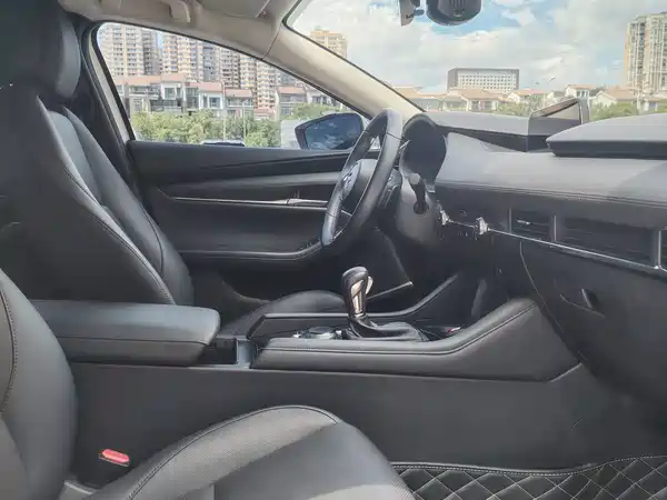 Mazda 3 Axela 2023