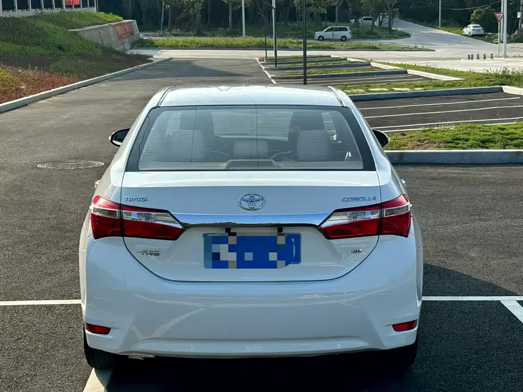 Toyota Corolla 2015 — фото 8