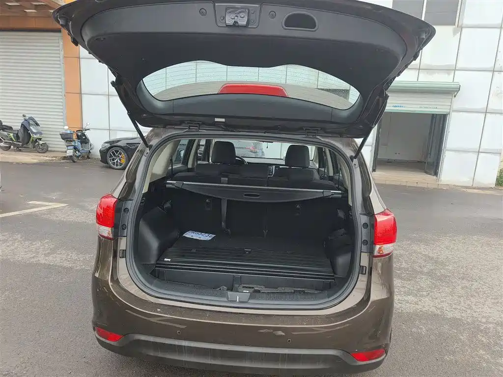 Kia Carens 2015 — фото 19
