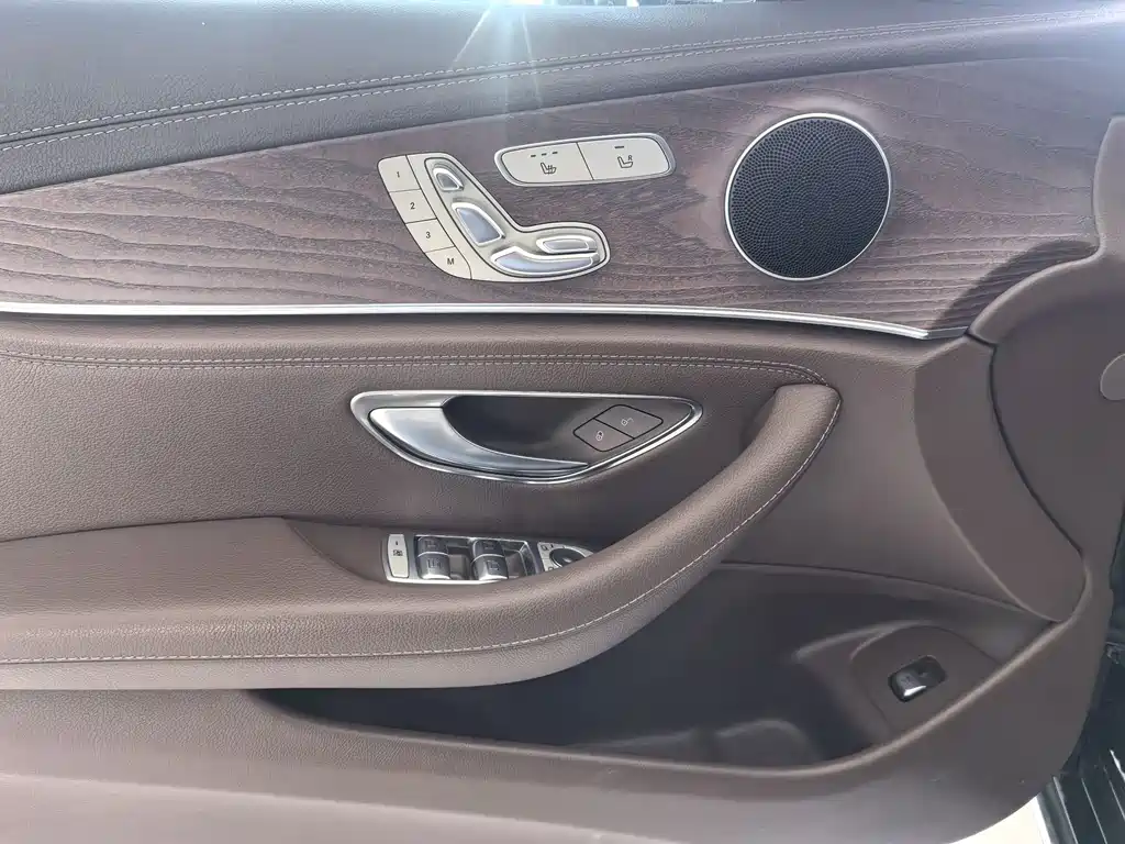 Mercedes-Benz E-Class 2020 — фото 9