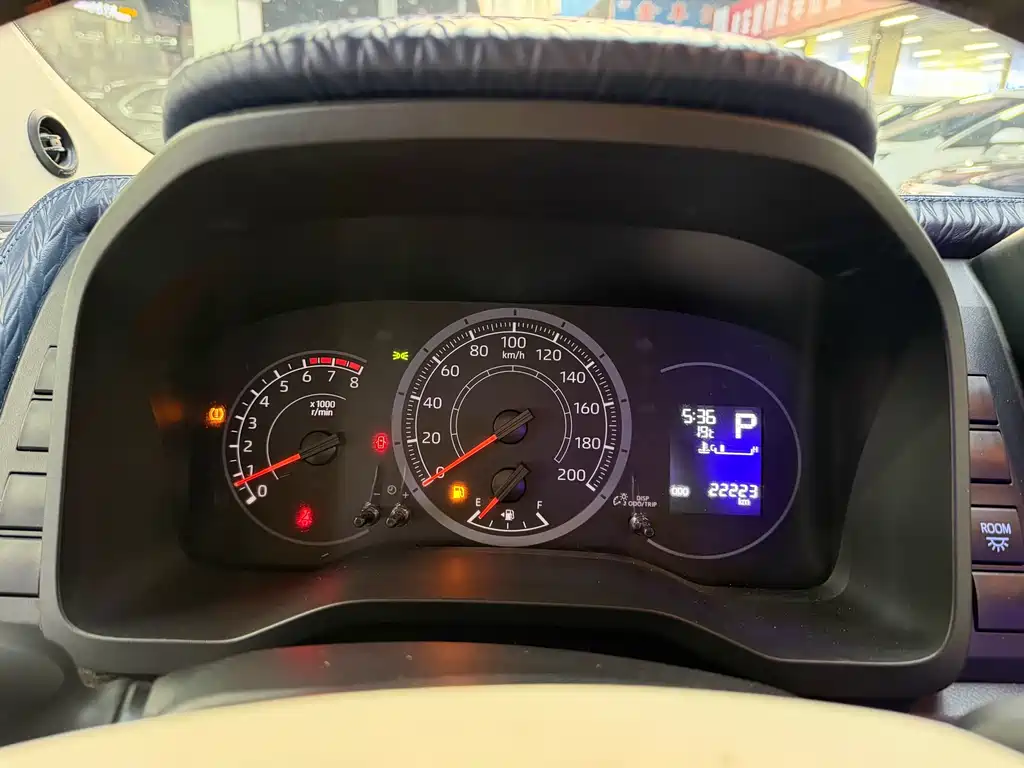 Toyota Hiace 2023 — фото 18