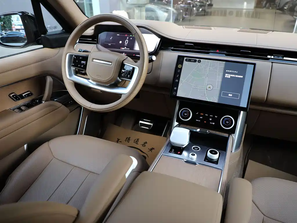 Land Rover Range Rover 2023 — фото 14