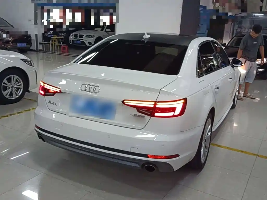 Audi A4L 2018