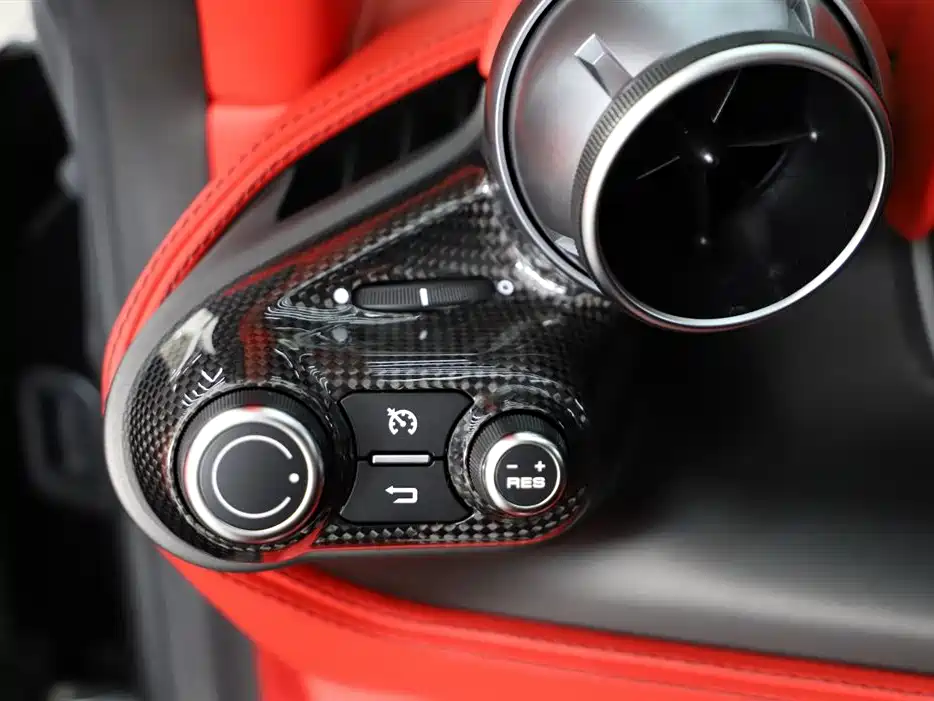 Ferrari F8 2022 — фото 13