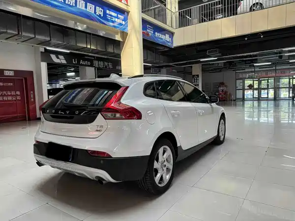 Volvo V40 2015