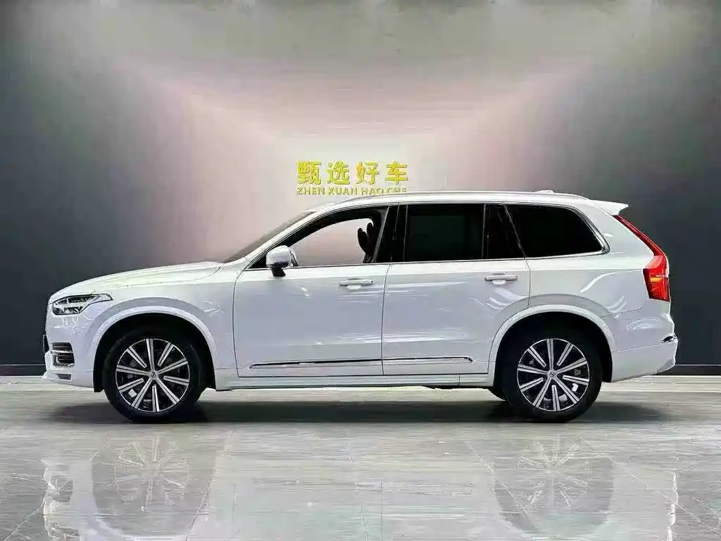 Volvo XC90 2022 — фото 8