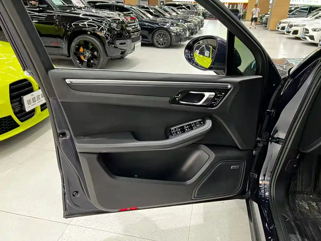 Porsche Macan 2021 — фото 4