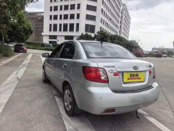 Kia 锐欧 2007款 1.4L MT GLS 2010