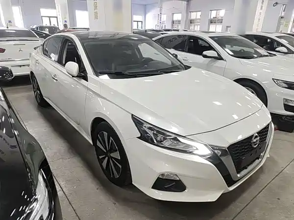 Nissan Teana 2022