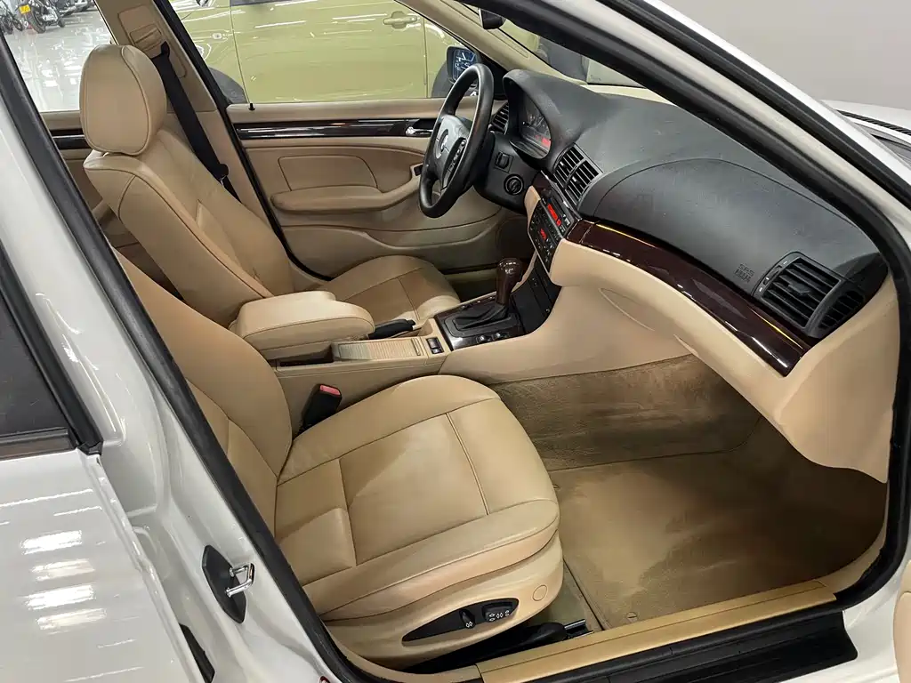 BMW 3 Series 2005 — фото 10