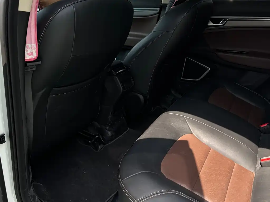 Geely Emgrand GS 2019
