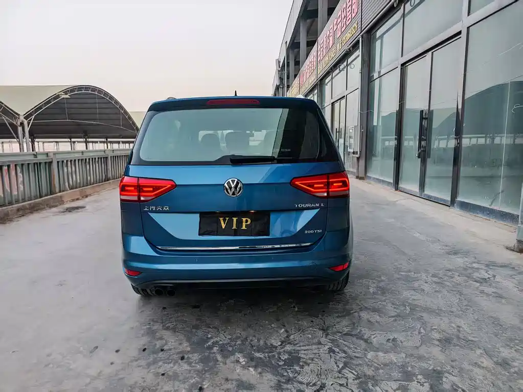 Volkswagen Touran 2018 — фото 5
