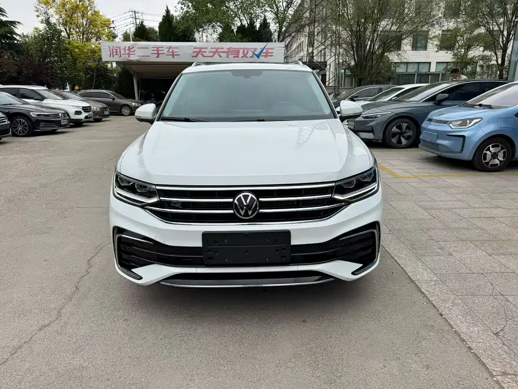 Volkswagen Tiguan L 2024 — фото 4