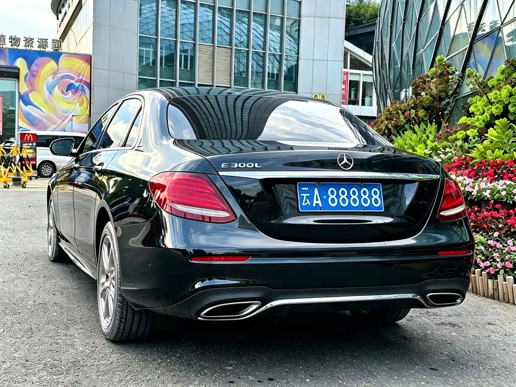 Mercedes-Benz E-Class 2017 — фото 14