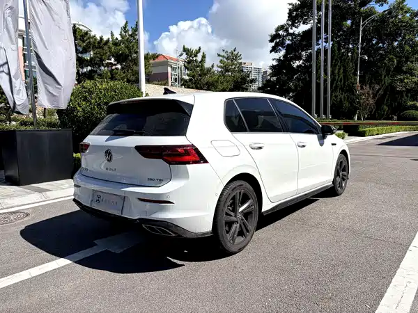Volkswagen Golf 2023