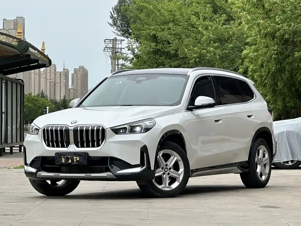 BMW X1 2023 — фото 1