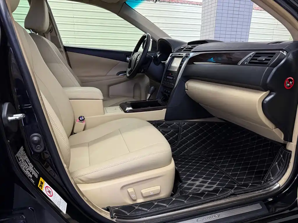 Toyota Camry 2016 — фото 13