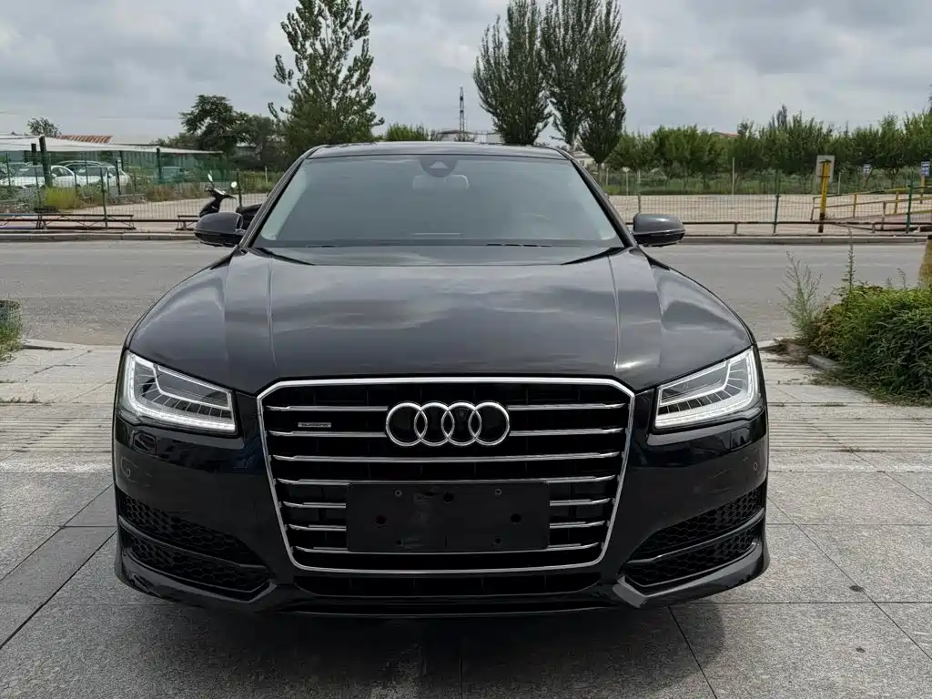 Audi A8 2018 — фото 9