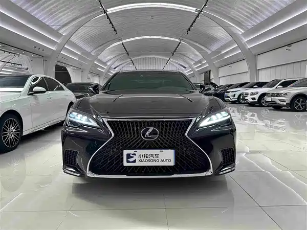Lexus LS 2022