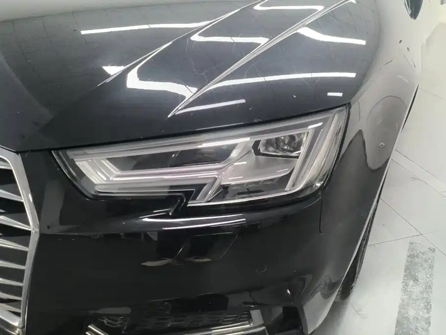 Audi A4L 2019