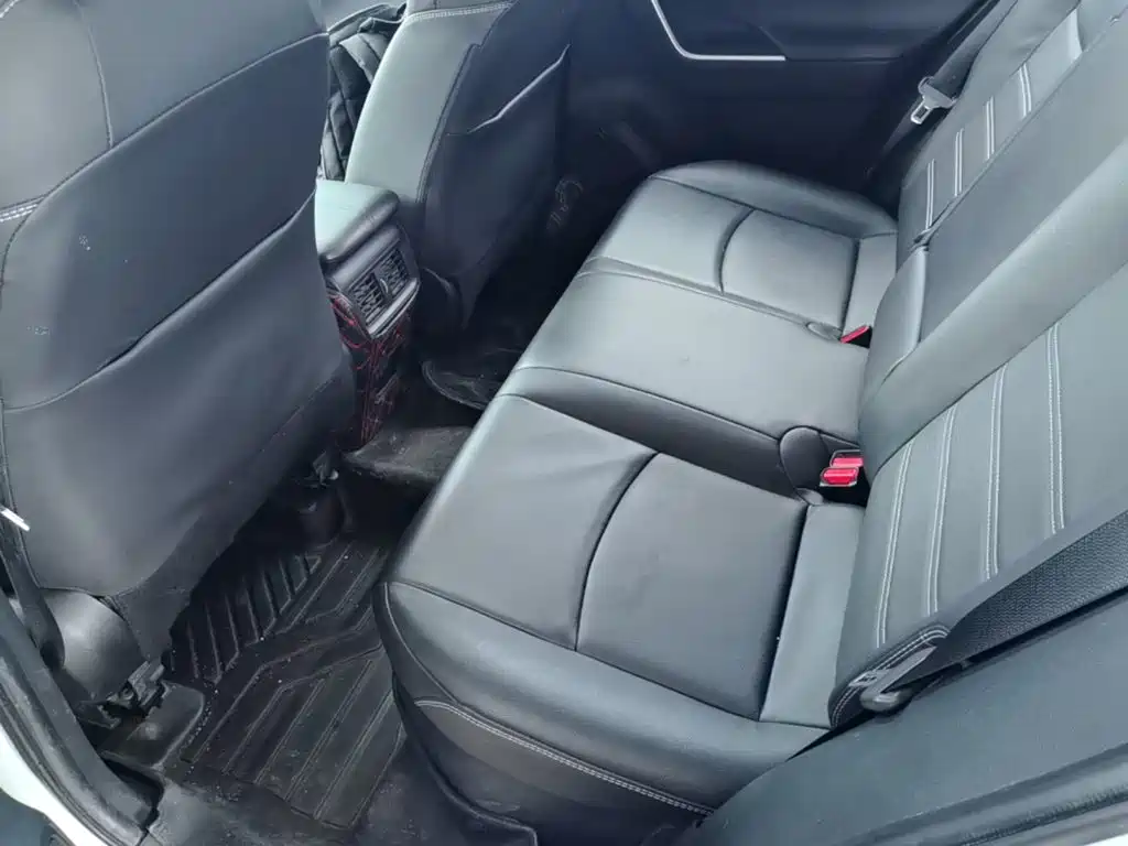 Toyota RAV4 2022 — фото 17