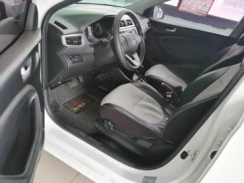 Hyundai Verna 2018 — фото 11