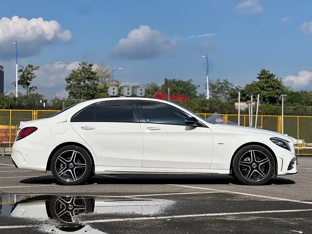 Mercedes-Benz C-Class 2021