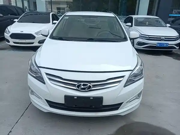 Hyundai Accent 2015