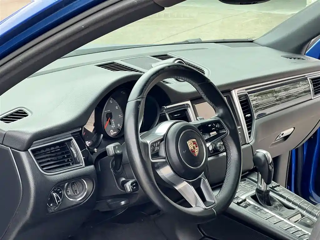 Porsche Macan 2015 — фото 11