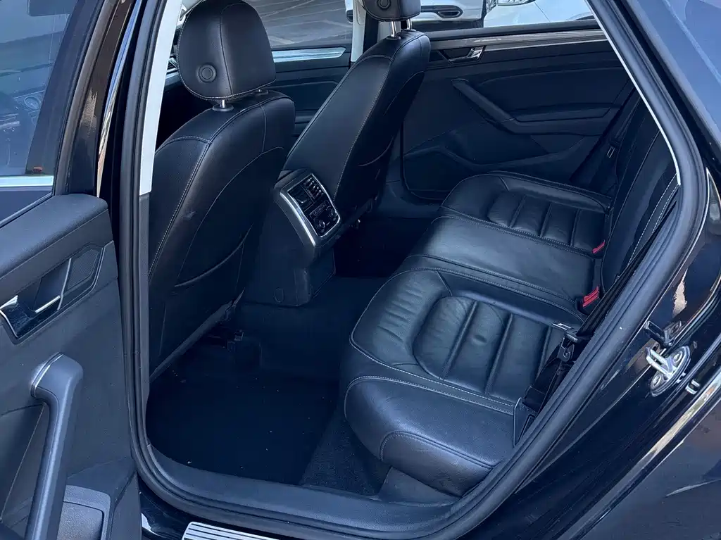 Volkswagen Passat 2019 — фото 11