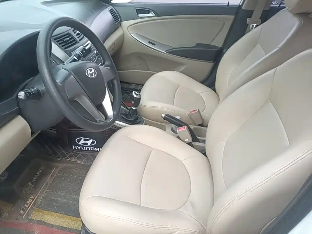Hyundai Accent 2015 — фото 20
