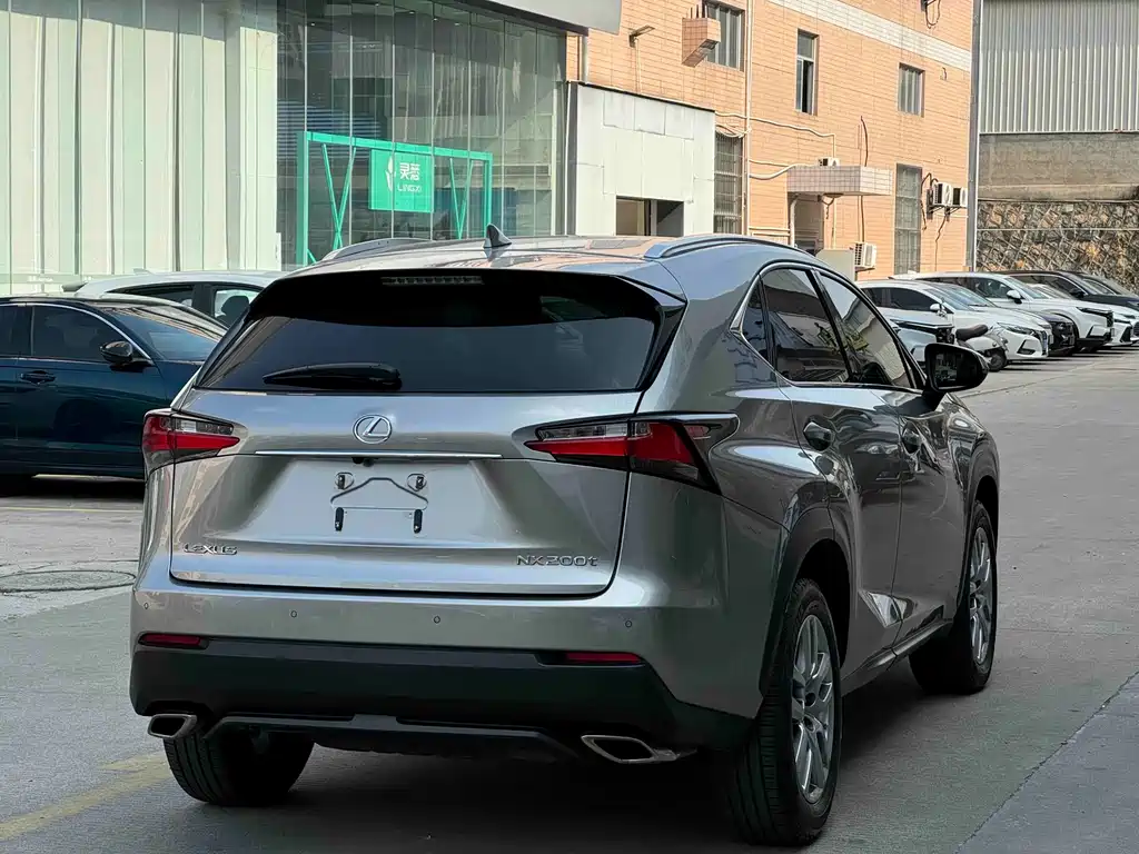 Lexus NX 2017 — фото 9