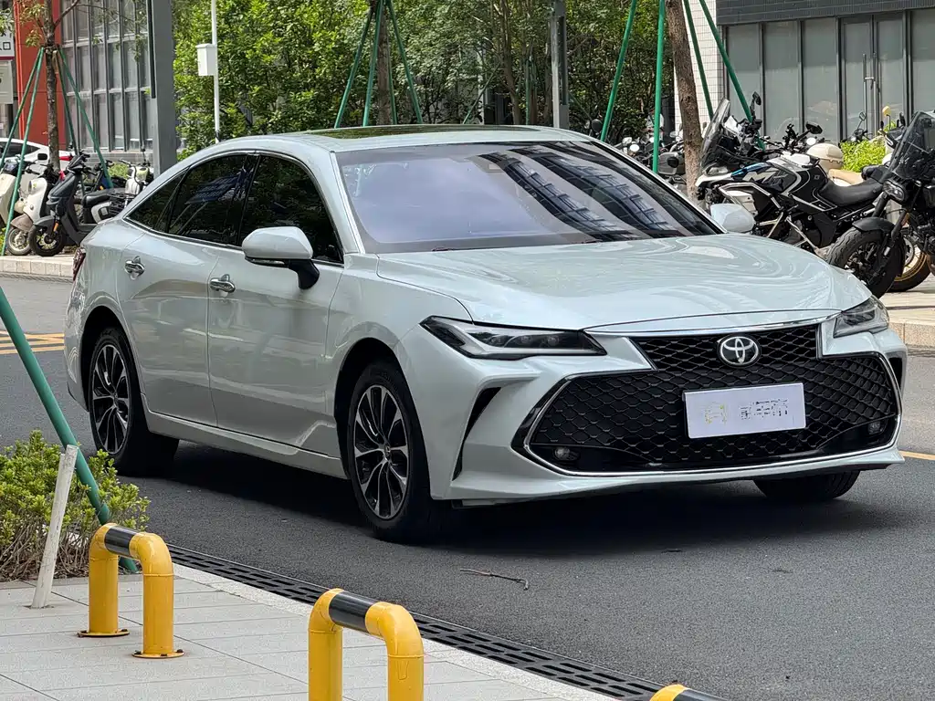 Toyota Avalon 2022 — фото 1