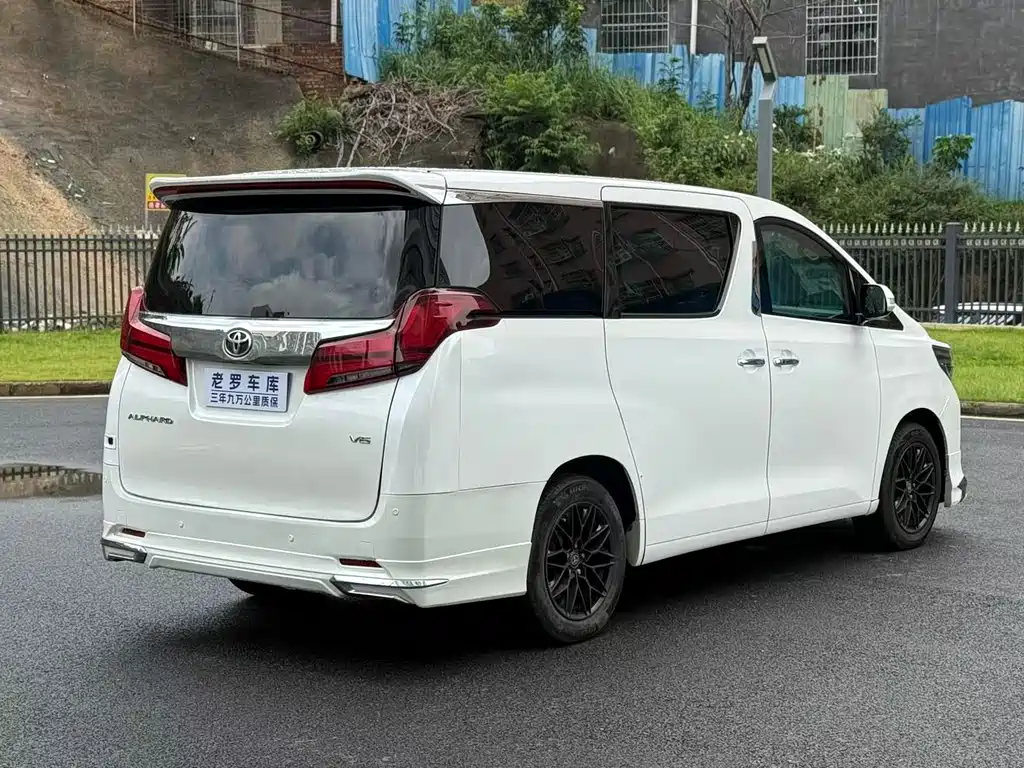 Toyota Alphard 2015 — фото 9