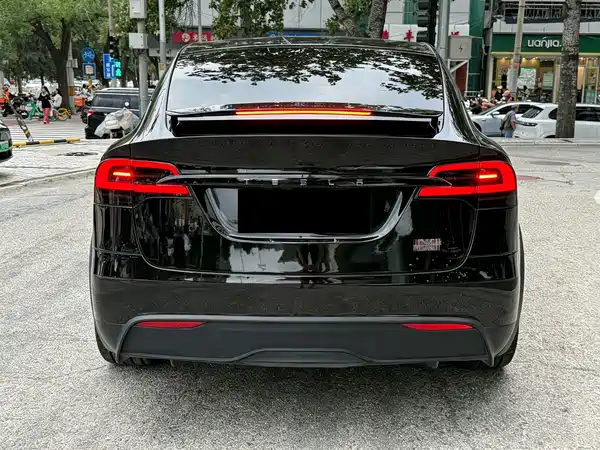 Tesla Model X 2023