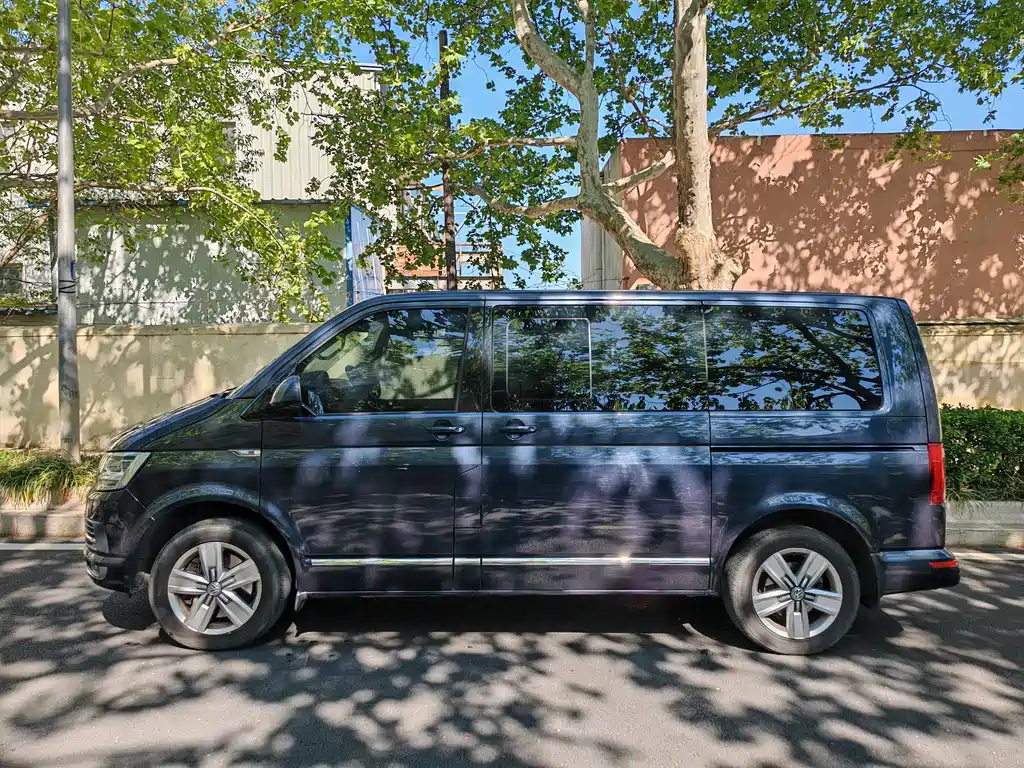 Volkswagen Multivan 2017 — фото 4