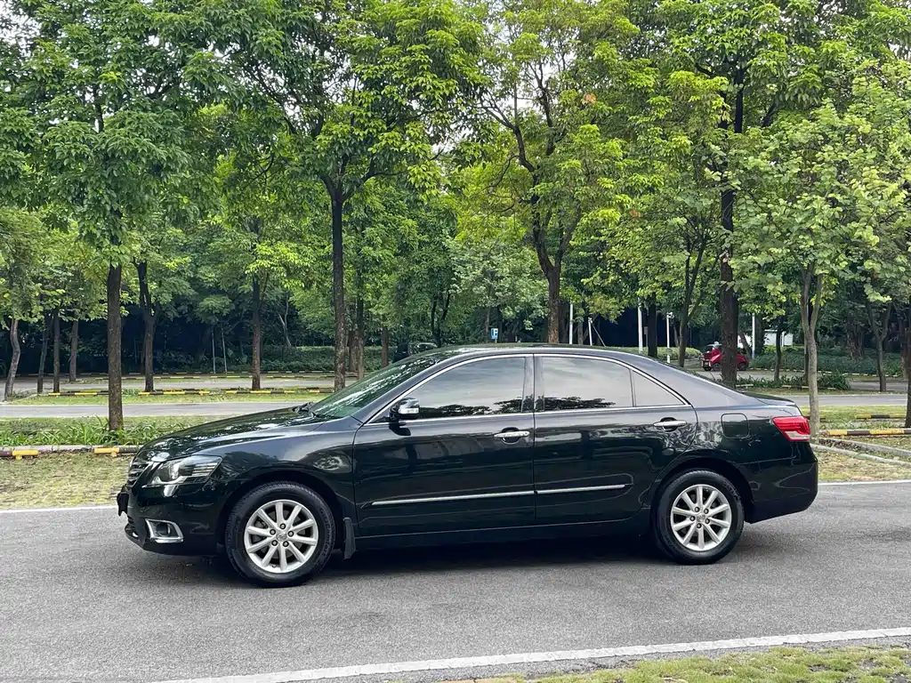 Toyota Camry 2014 — фото 7