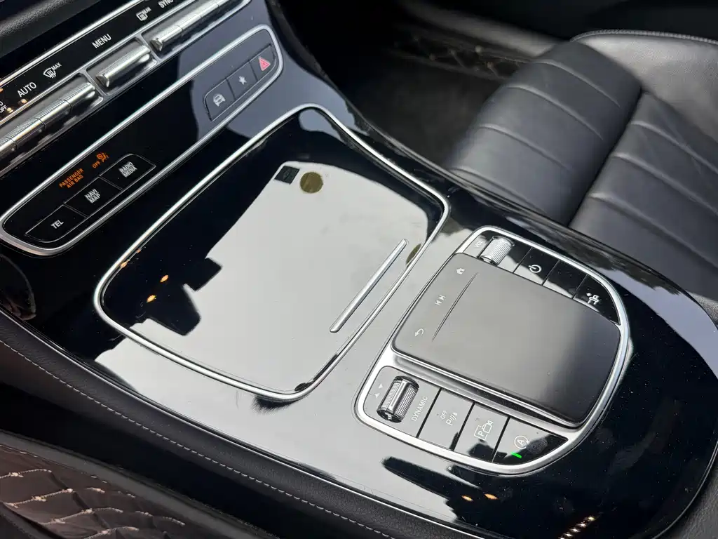 Mercedes-Benz E-Class 2021 — фото 16