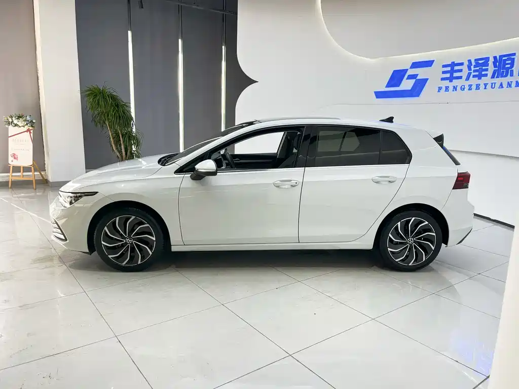 Volkswagen Golf 2022