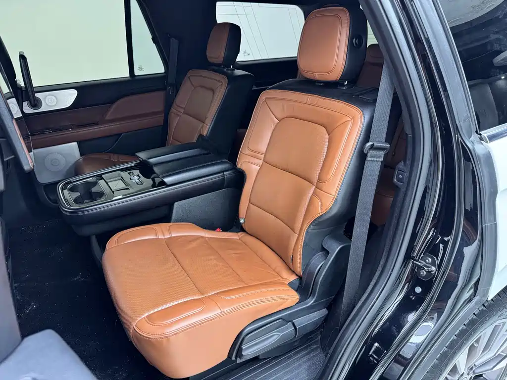 Lincoln Navigator 2018 — фото 25