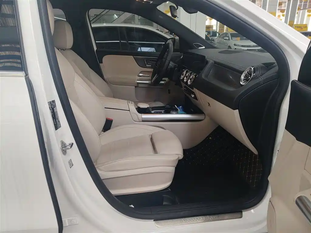 Mercedes-Benz GLA 2024 — фото 20
