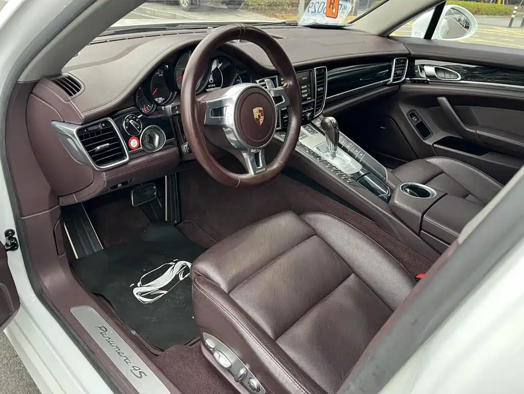 Porsche Panamera 2015 — фото 10