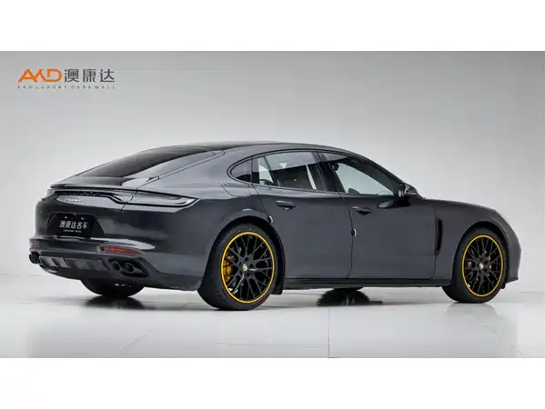 Porsche Panamera 2023