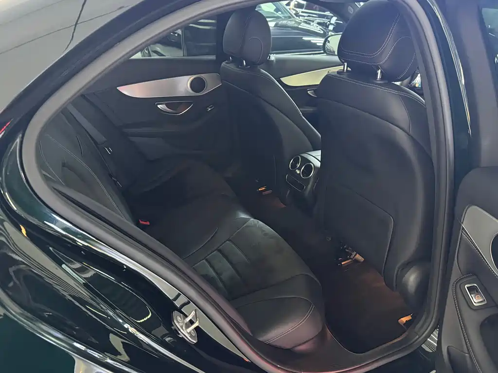 Mercedes-Benz C-Class 2019 — фото 33