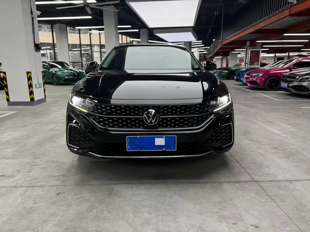 Volkswagen Passat 2024