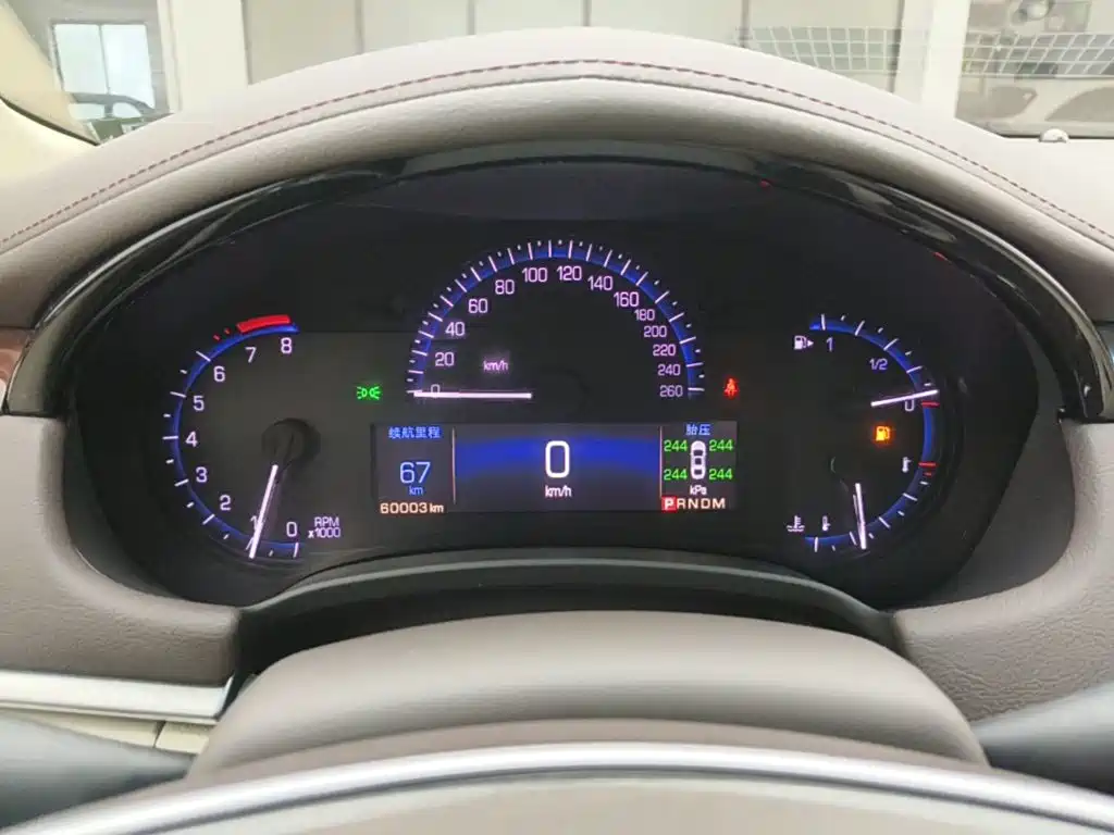 Cadillac XTS 2016 — фото 12