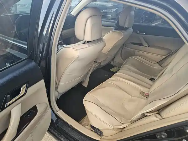 Toyota Reiz 2010